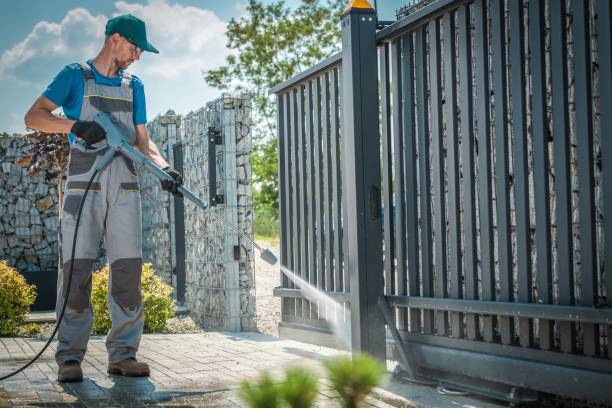 Best Animal Enclosure Cleaning  in Marianna, FL